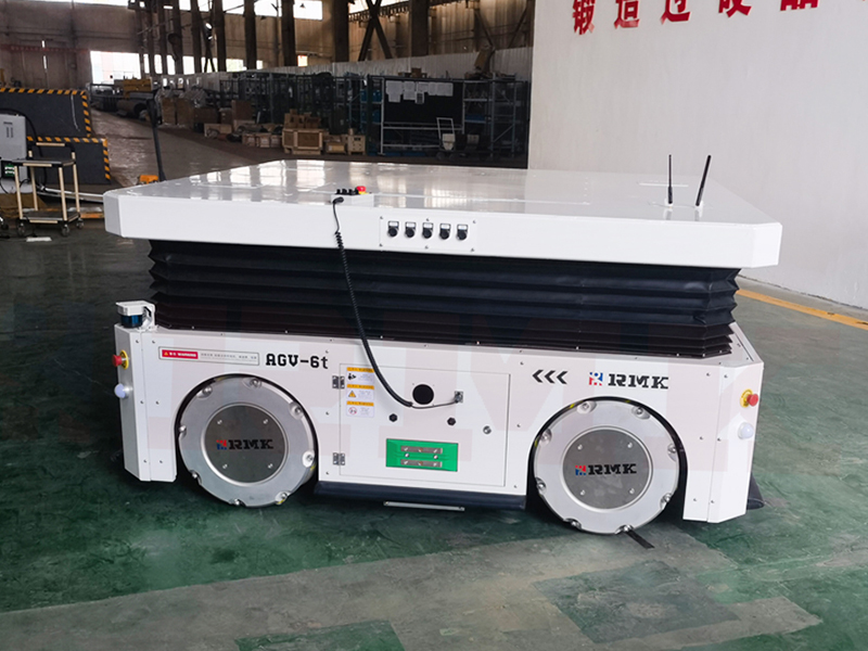 Hibridna navigacija McNamm Wheel AGV